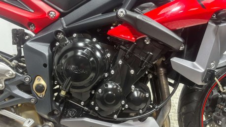 Triumph Street Triple R 2014 ONLY 15K NEW MOT ARROW EXHAUST VERY CLEAN NAKED 36