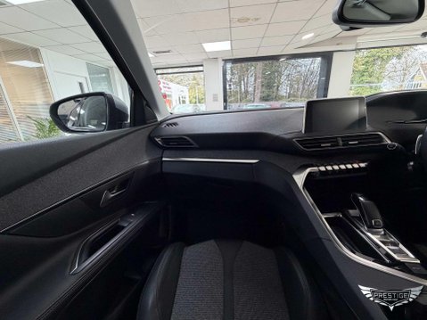 Peugeot 5008 1.2 PureTech Allure EAT Euro 6 (s/s) 5dr 52
