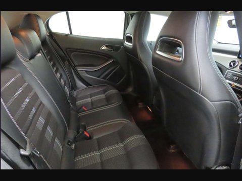 Mercedes-Benz GLA 1.6 GLA180 GPF Urban Edition SUV 5dr Petrol 7G-DCT Euro 6 (s/s) (122 ps) 9