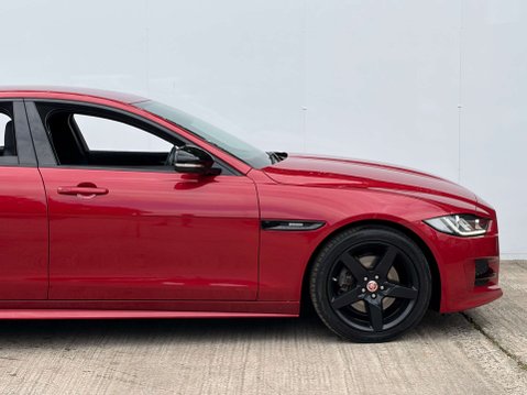Jaguar XE 2.0 XE R-Sport D Auto 4dr 14