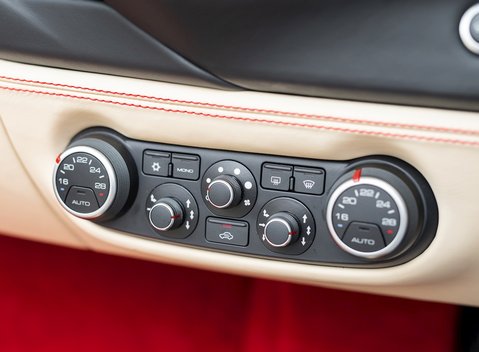 Ferrari 488 Spider 19