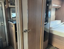 Elddis Majestic 254 2 Belt|4 Berth|Transverse Island Bed|Kitchen|Bathroom|Large Fridge Freezer 19