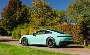 Porsche 911 Carrera GTS (992.2) 3