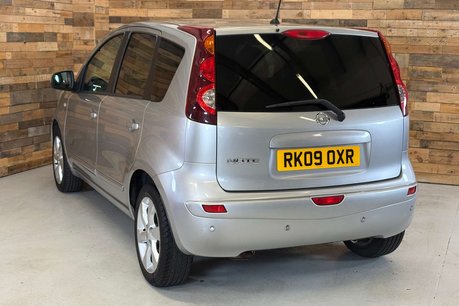 Nissan Note 1.6 16V Tekna Hatchback 5dr Petrol Auto Euro 4 (110 ps) 4