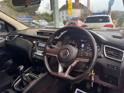 Nissan Qashqai 1.5 dCi Acenta Euro 6 (s/s) 5dr 25