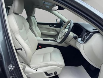 Volvo XC60 2.0 B4 MHEV Momentum Auto AWD Euro 6 (s/s) 5dr