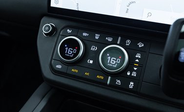 Land Rover Defender 110 TROPHY EDITION KESWICK 35