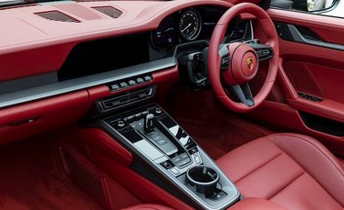 Porsche 911 (992) Carrera Cabriolet 16