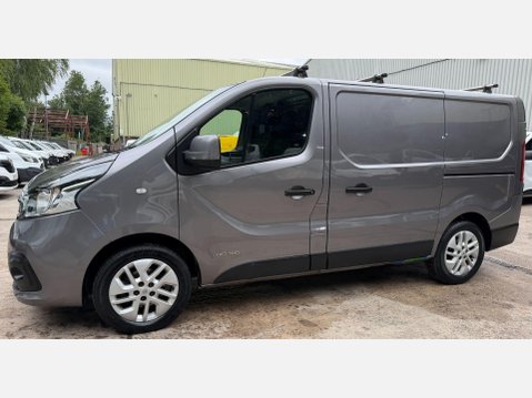 Renault Trafic 1.6 dCi 27 Sport Nav Panel Van 5dr Diesel Manual SWB Standard Roof Euro 6 ( 23