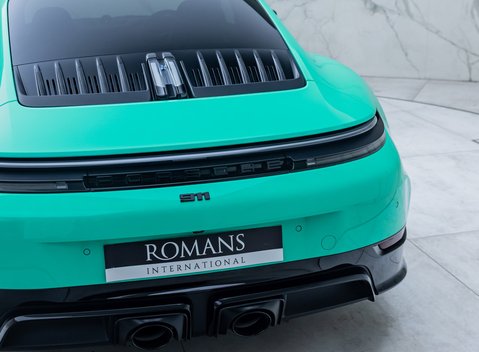 Porsche 911 Carrera GTS (992.2) 33