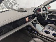 Porsche Taycan 4 CROSS TURISMO 14