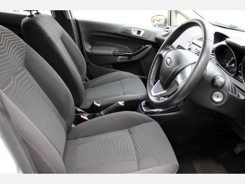 Ford Fiesta ZETEC 11