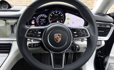 Porsche Panamera Turbo 7