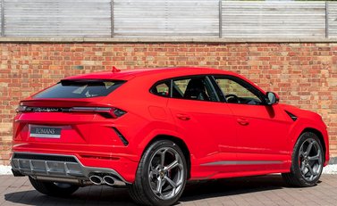 Lamborghini Urus 7