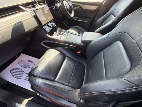 Jaguar F-Pace 2.0 D200 MHEV R-Dynamic SE SUV 5dr Diesel Auto AWD Euro 6 (s/s) (204 ps) 48