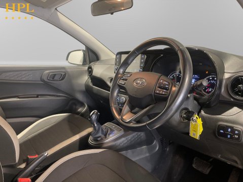 Hyundai i10 1.0 SE Connect Hatchback 5dr Petrol Auto Euro 6 (s/s) (67 ps) 12