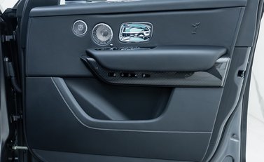 Rolls-Royce Cullinan Black Badge 29
