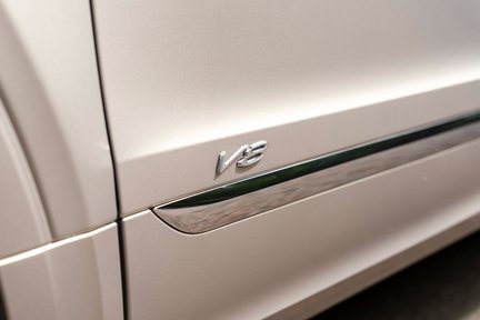 Bentley Bentayga V8 11