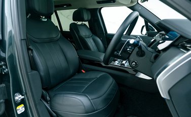 Land Rover Range Rover D350 Autobiography LWB 7 Seater 9