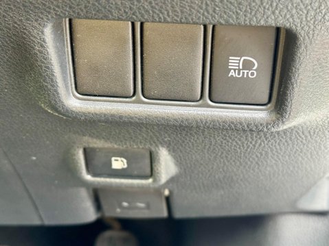 Toyota C-HR 1.8 VVT-h Design CVT Euro 6 (s/s) 5dr 23