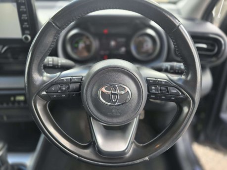Toyota Yaris 1.5 VVT-h Design Hatchback 5dr Petrol Hybrid E-CVT Euro 6 (s/s) (116 ps) 34