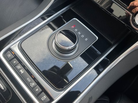Jaguar XF 3.0D V6 S AUTOMATIC 21