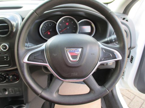 Dacia Sandero 1.0 SCe Ambiance Euro 6 5dr 18