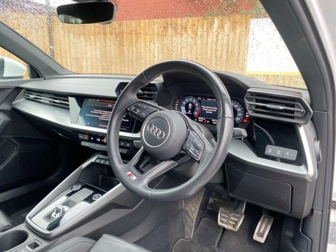 Audi A3 1.5 TFSI 35 S line Sportback 5dr Petrol S Tronic Euro 6 (s/s) (150 ps) 2 Ow 28