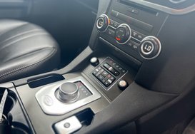 Land Rover Discovery SDV6 SE AUTO 7 SEATER 24