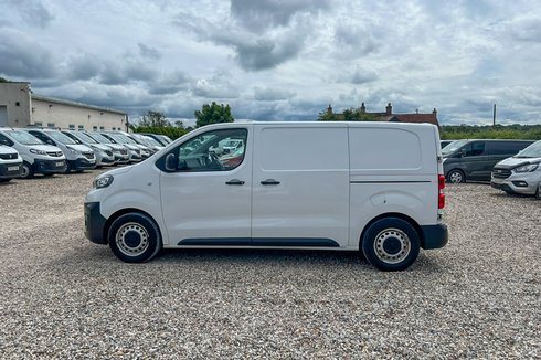 Peugeot Expert MWB L2H1 Professional 2700 Air Con Sensors Tow Bar EURO 6 NO VAT