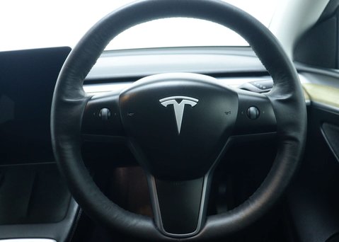 Tesla Model Y (Dual Motor) Long Range SUV 5dr Electric Auto 4WDE (384 bhp) 19