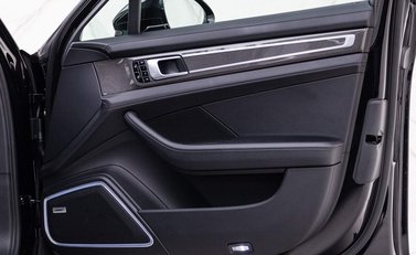 Porsche Panamera TURBO PDK 16