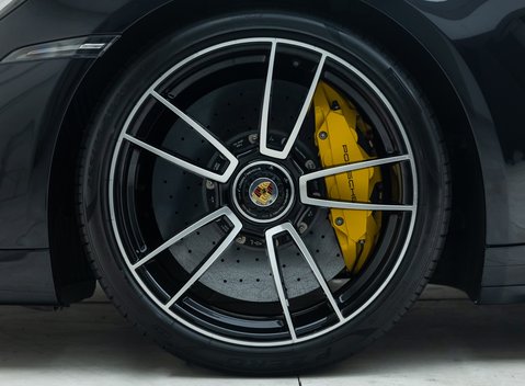 Porsche 911 Turbo S (992) 33