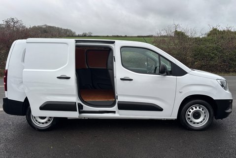 Vauxhall Combo L2H1 2300 Dynamic Panel Van 11