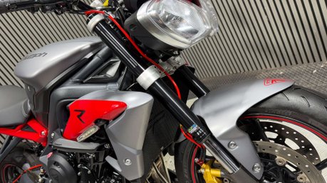 Triumph Street Triple R 2013 ONLY 21K QUICK SHIFTER, LOADS OF EXTRAS, LONG MOT 22