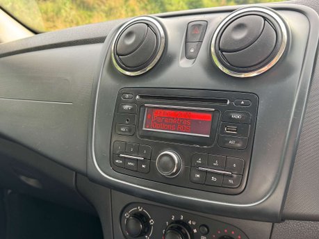 Dacia Sandero 1.1 Sandero Ambiance 5dr 17