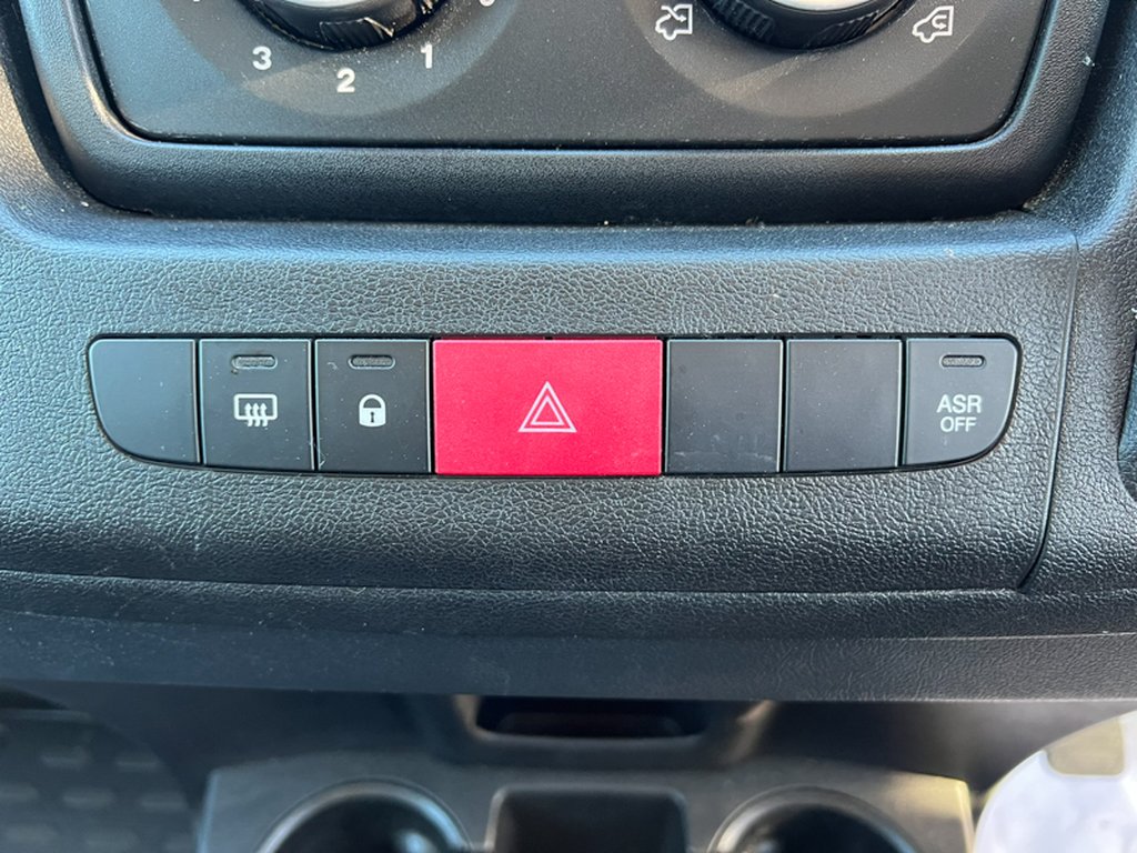 2017 Peugeot BoxerLWB L3H2 Med Roof Professional 335 Air Con Nav Sen — thumbnail 31 of 51