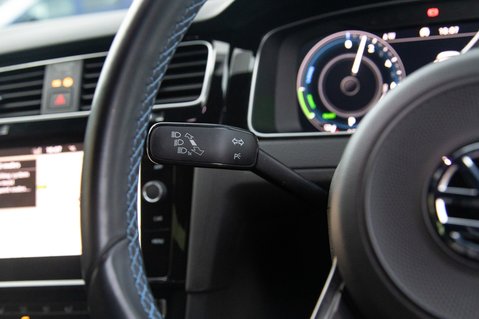 Volkswagen Golf GTE ADVANCE DSG 17