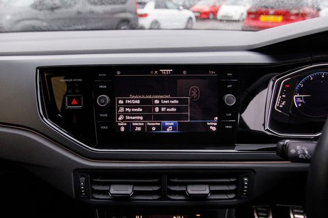 Volkswagen Polo R-LINE TSI 26