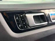 Porsche Cayenne 3.0T V6 GPF SUV 5dr Petrol TiptronicS 4WD Euro 6 (s/s) (340 ps) 46
