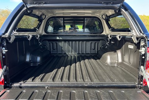 Toyota Hilux Invincible X 4WD 2.8 D-4D Double Cab Pickup - Hardtop Canopy 13