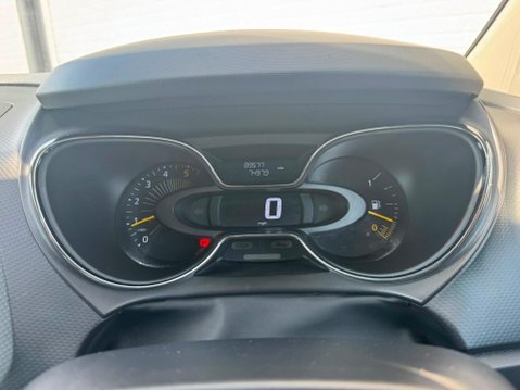 Renault Captur 1.5 dCi ENERGY Dynamique MediaNav Euro 5 (s/s) 5dr 29