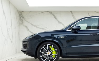 Porsche Cayenne Turbo S E-Hybrid 26
