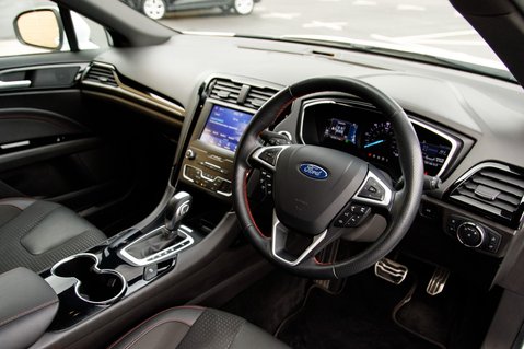 Ford Mondeo ST-LINE 4