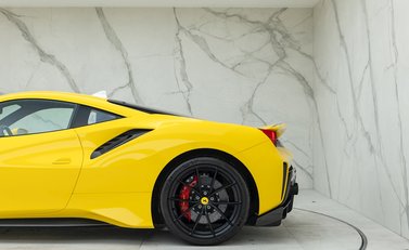 Ferrari 488 Pista 29