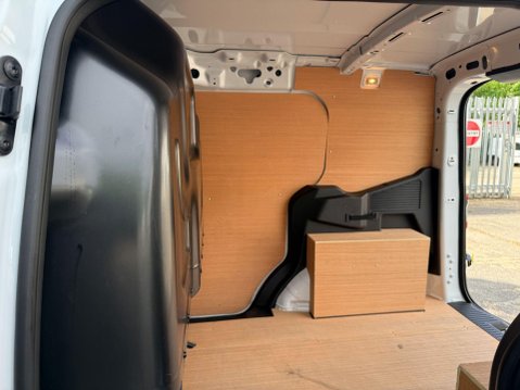 Ford Transit Courier BASE TDCI 19