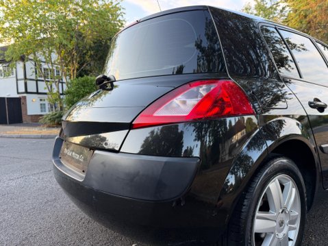 Renault Megane 1.6 VVT Oasis 5dr 30