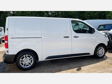 Vauxhall Vivaro 1.5 Turbo D 2700 Dynamic Panel Van 6dr Diesel Manual L1 H1 Euro 6 (s/s) (10 9