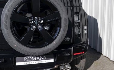 Land Rover Defender 110 V8 26