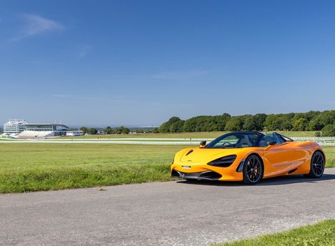 McLaren 720S Spider Peformance 2